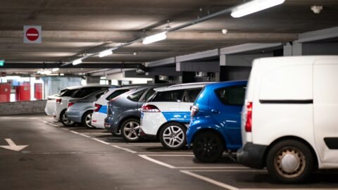 Vagas de Garagem em Condomínio: Posso Alugar, Trocar ou Usar para Depósito?