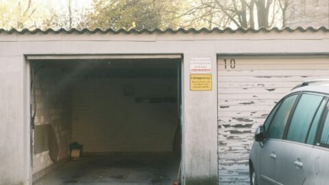 Vagas de Garagem em Condomínio: Posso Alugar, Trocar ou Usar para Depósito?